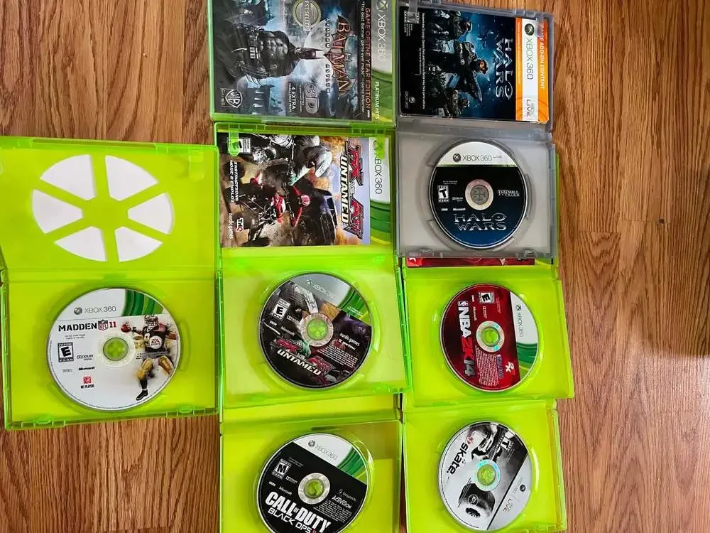 Lot of 7 Xbox 360 Games: Skate, Batman Arkham Asylum, Call of Duty Black Ops II,